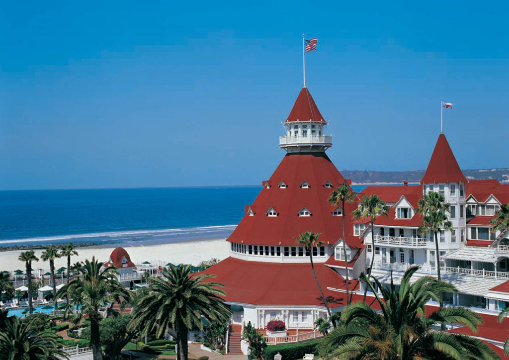 Discover the haunted history of the Hotel Del Coronado
