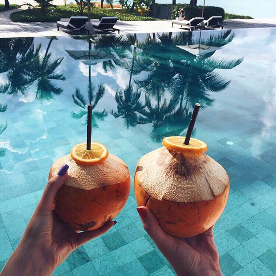 Save big on your last minute summer vacation with these travel tips!